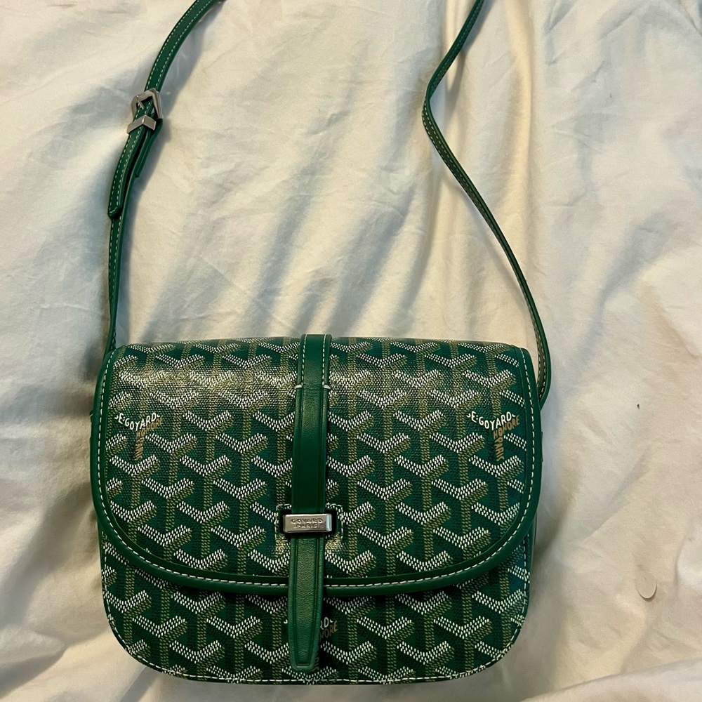 Green belvedere flap shoulder bag! Never used.